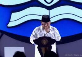 Prabowo Tertunduk Haru