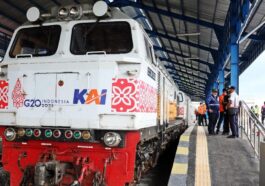 Tiket kereta Lebaran 2025