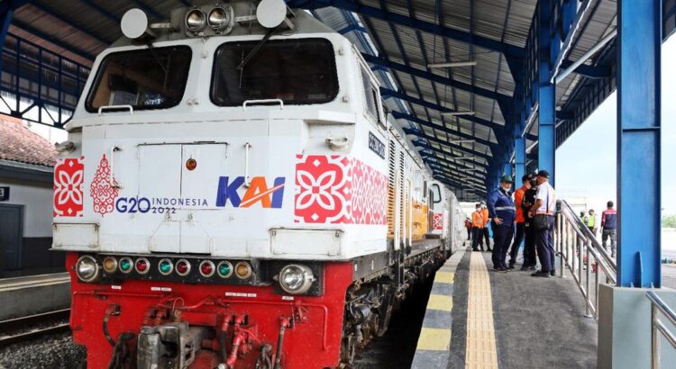 Tiket kereta Lebaran 2025