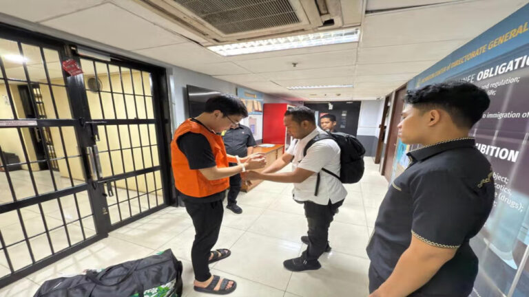 Tertangkap di Dua Lokasi, 9 WNA Love Scamming Angkat Kaki dari Indonesia