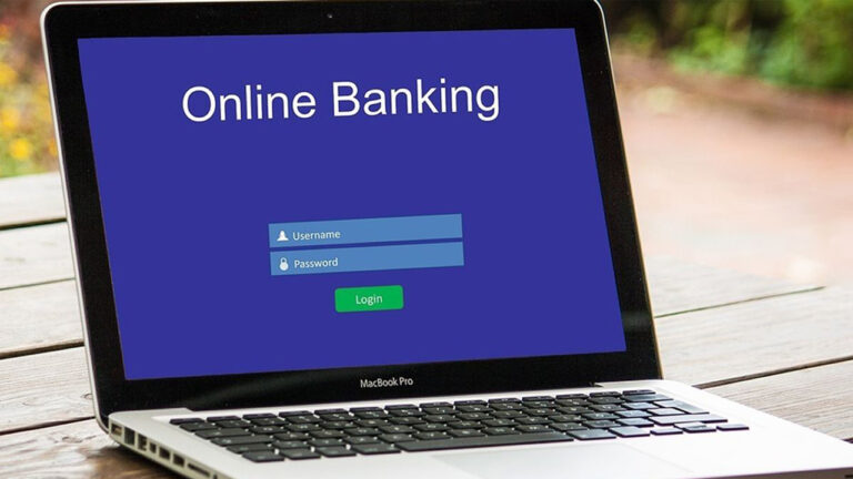 Pemblokiran Rekening Dormant Dinilai Langgar Hak Finansial Warga