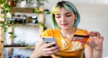 Mengapa Gen Z Kini Lebih Memilih Paylater daripada Kartu Kredit?