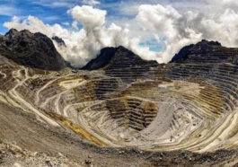 Pemerintah Berencana Tambah 10 Persen Saham Freeport, Peluang Untung atau Risiko?