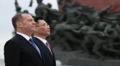 AS Sanksi Minyak Rusia, Eks Presiden Medvedev: “Ini Namanya Perang”