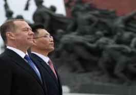 AS Sanksi Minyak Rusia, Eks Presiden Medvedev: “Ini Namanya Perang”