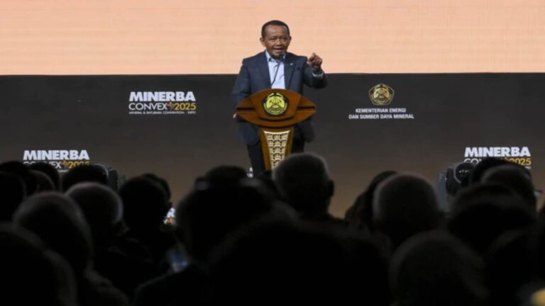 Bahlil Siap Umumkan Pengelola Sumur Rakyat Resmi pada Desember 2025