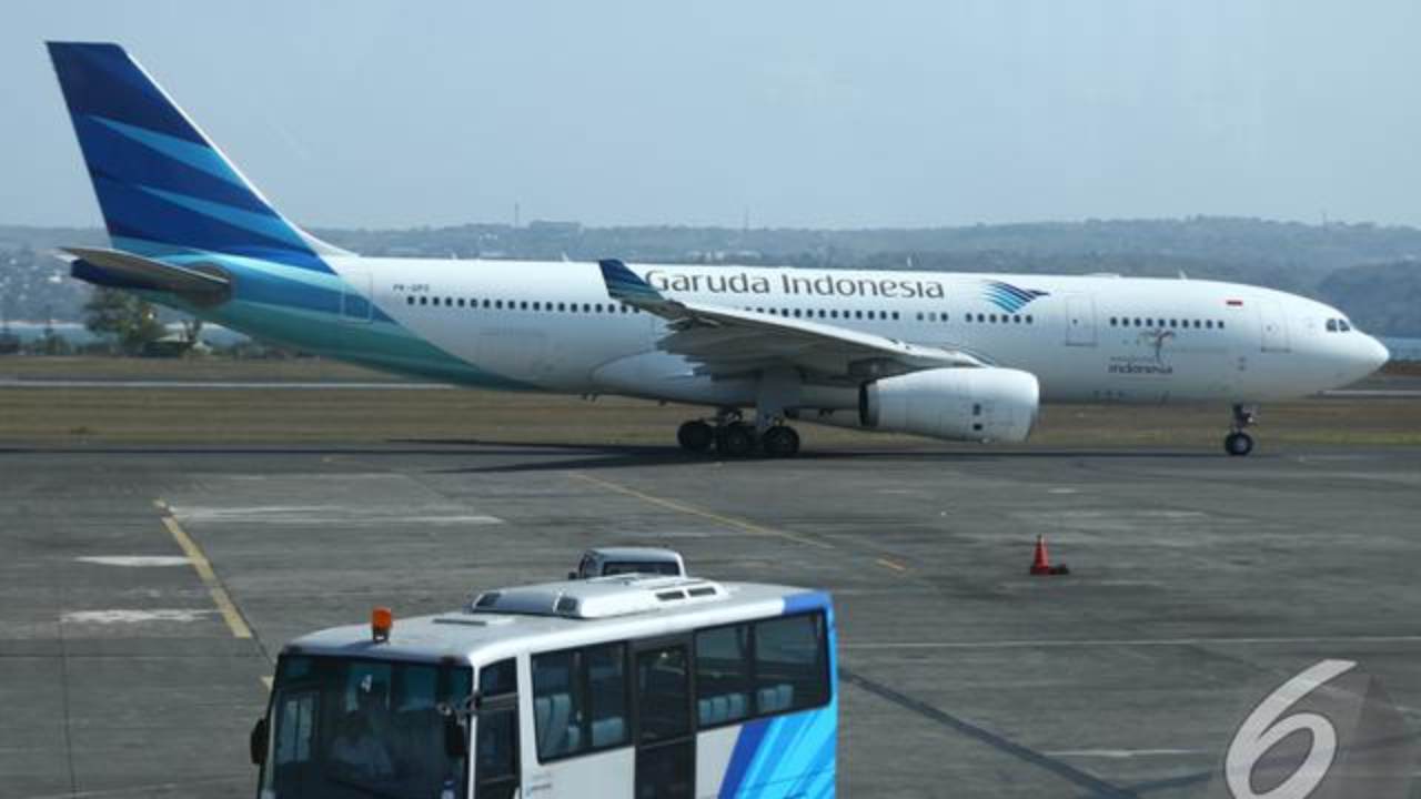 Siapa Lebih Layak Diselamatkan: Whoosh atau Garuda Indonesia?