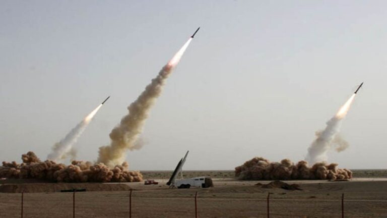 Iran Gencar Latihan Rudal di Tengah Bayang-bayang Ancaman Israel dan AS