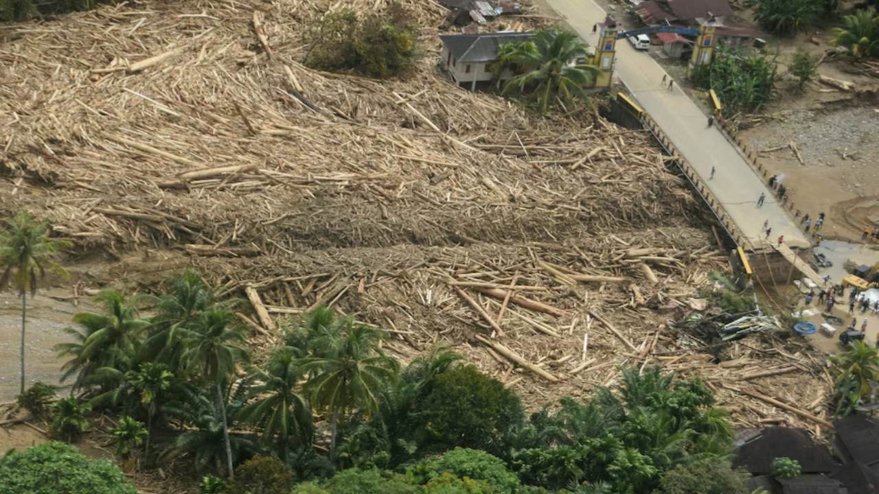 Mengapa Indonesia Mengalami Dampak Siklon Terparah di Asia Tenggara?