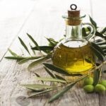 Aman atau Tidak Pakai Minyak Zaitun di Wajah? Ini Kata Dokter Kulit