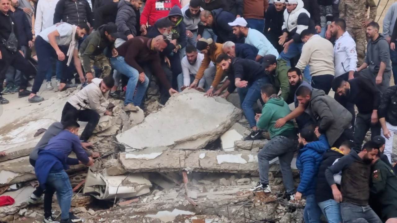 Gedung Hunian Ambruk di Lebanon, Setidaknya 15 Orang Tewas