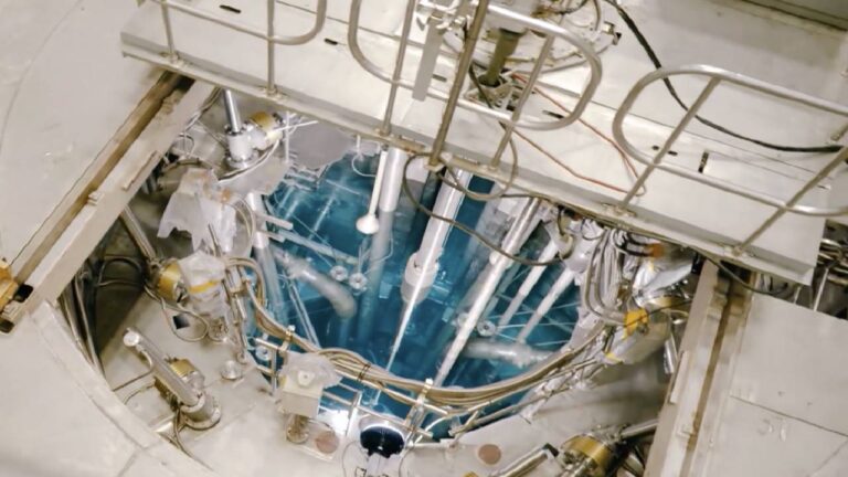 Dari Bumi ke Energi Nuklir, Mengungkap Asal Uranium yang Menggerakkan Dunia Modern