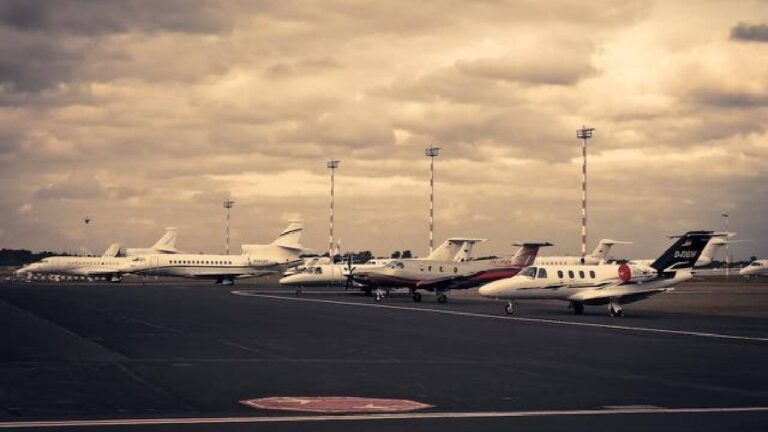 Kontroversi Jet Pribadi Doug Ford, Ketika Kritik Publik Mengubah Keputusan Besar