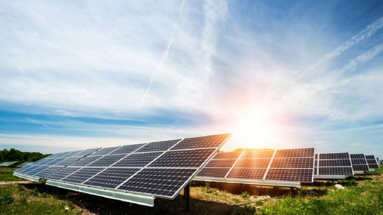 Krisis Energi Hormuz Picu Lonjakan Panel Surya, Warga Eropa Beralih ke Energi Mandiri