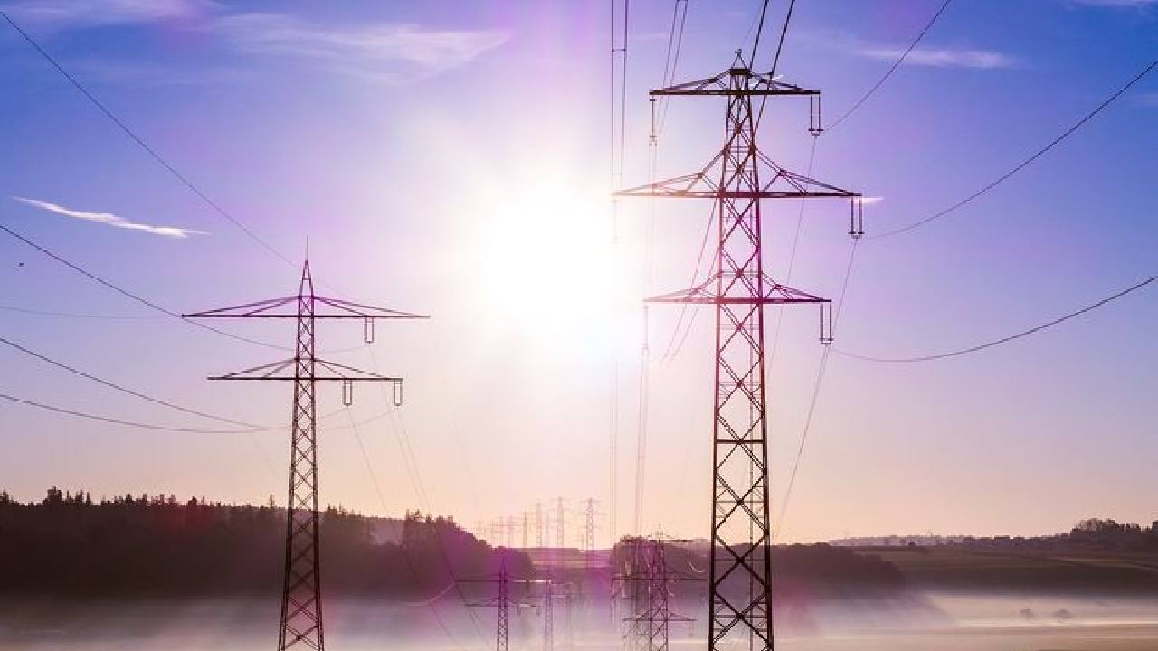 Energi Hijau Melimpah di Eropa, Mengapa Krisis Listrik Masih Sulit Dihindari?