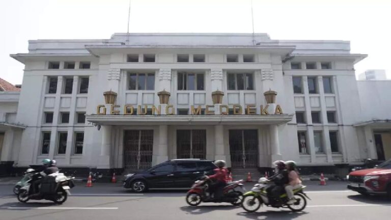 Dari Whoosh hingga Semangat Bandung, Menjaga Warisan Sejarah di Tengah Kemajuan Kota Kembang