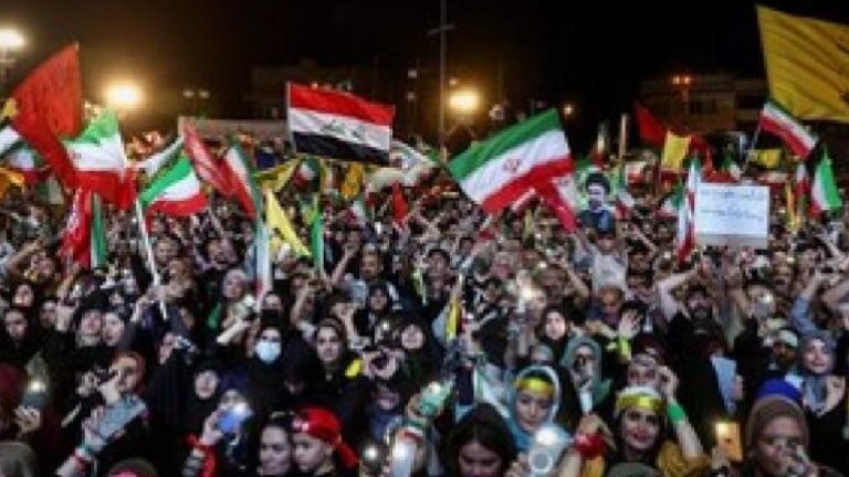 Iran Damai dengan AS, Warga Menyambut Lega Saat Kelompok Konservatif Meluapkan Kemarahan