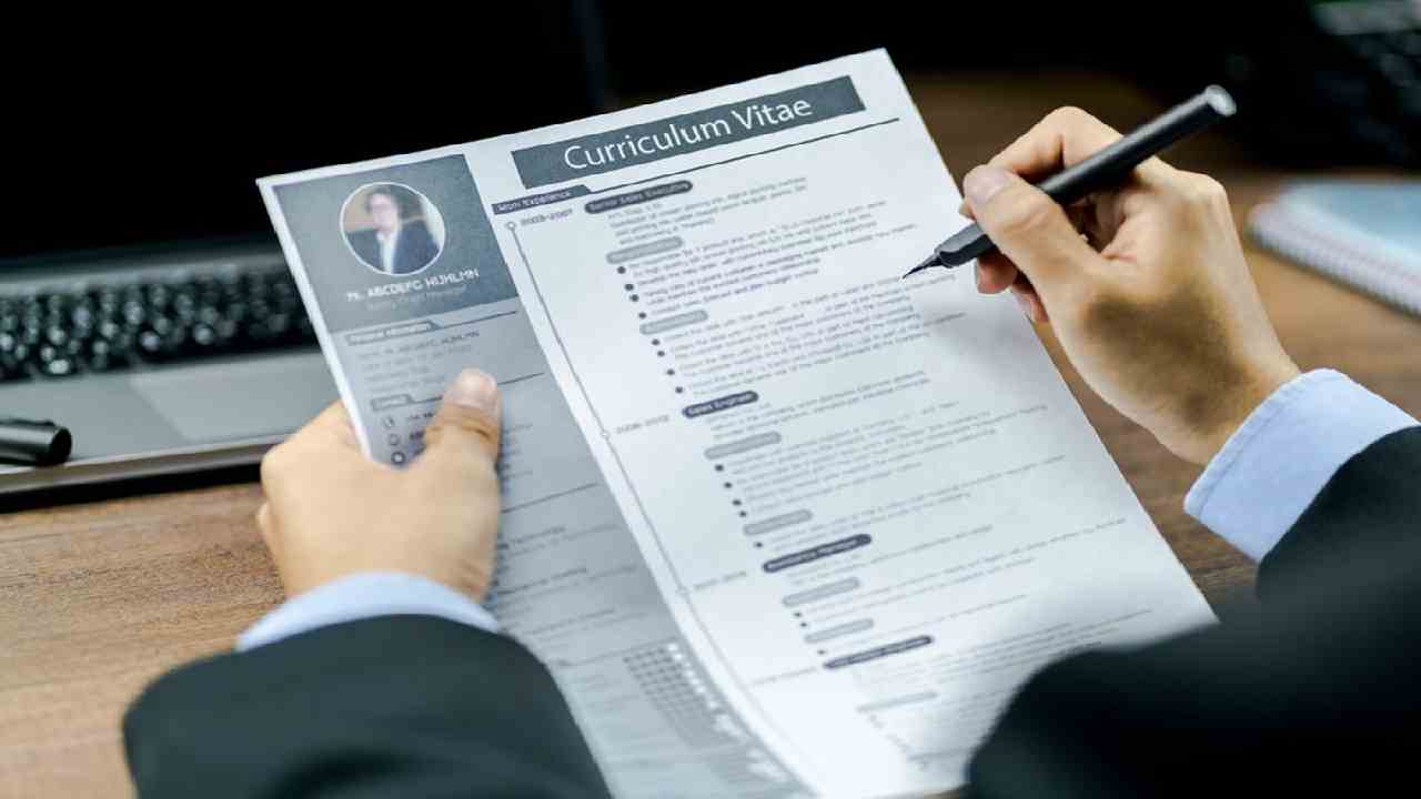 Mengapa CV Bagus Saja Tidak Cukup? Rahasia Mendapatkan Pekerjaan di Era Kompetisi Modern