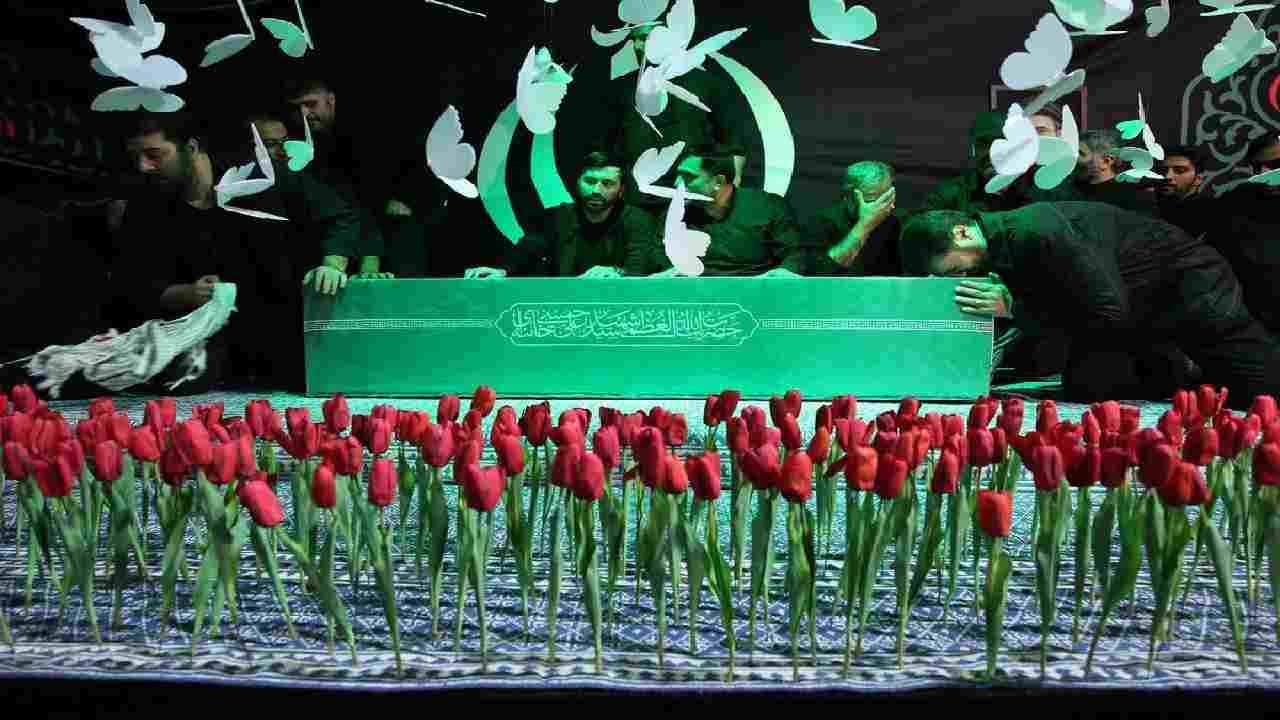 Detik-Detik Pemakaman Ali Khamenei, Iran Bersiap Sambut Jutaan Pelayat dalam Momen Bersejarah